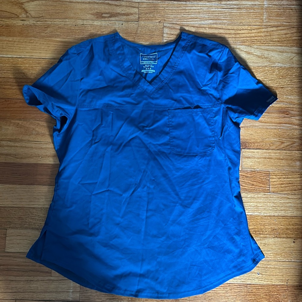 Cherokee scrub top
